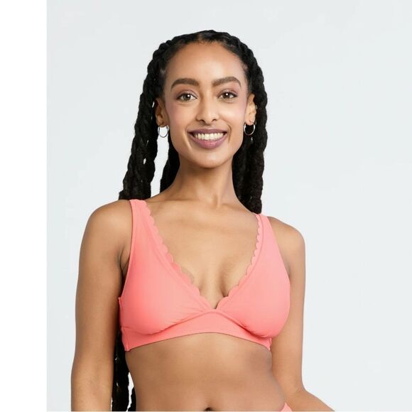 Women's Scalloped Bikini Swim Top, Size M - Picture 7 of 9